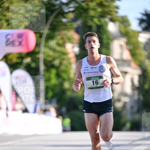 07.09.2025 - BARMER Alsterlauf Dr. Thomas Lammeyer http://msf.ph/oto/8704987 07.09.2025 09:17:44 Laufen 16 meine-sportfotos.de