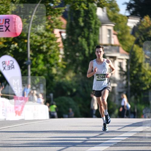 07.09.2025 - BARMER Alsterlauf Dr. Thomas Lammeyer http://msf.ph/oto/8705046 07.09.2025 09:18:36 Laufen 4744 meine-sportfotos.de