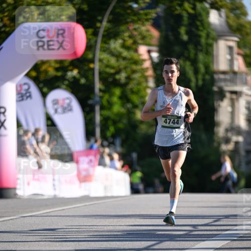 07.09.2025 - BARMER Alsterlauf Dr. Thomas Lammeyer http://msf.ph/oto/8705052 07.09.2025 09:18:37 Laufen 4744 meine-sportfotos.de