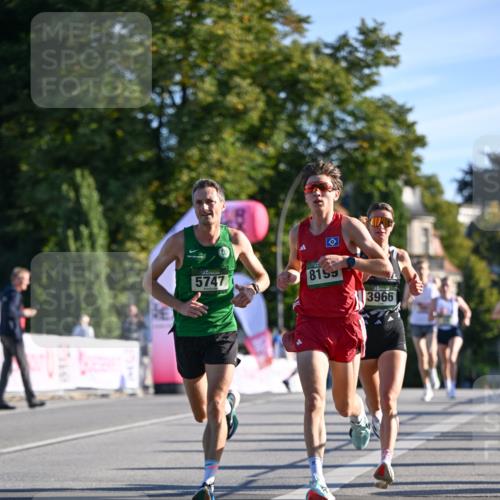 07.09.2025 - BARMER Alsterlauf Dr. Thomas Lammeyer http://msf.ph/oto/8705272 07.09.2025 09:20:04 Laufen 5747, 8155, 3966 meine-sportfotos.de