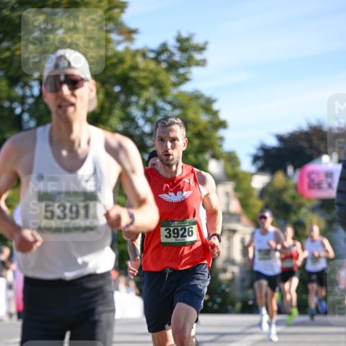 07.09.2025 - BARMER Alsterlauf Dr. Thomas Lammeyer http://msf.ph/oto/8705378 07.09.2025 09:20:31 Laufen 5391, 3926 meine-sportfotos.de