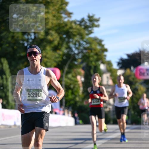 07.09.2025 - BARMER Alsterlauf Dr. Thomas Lammeyer http://msf.ph/oto/8705395 07.09.2025 09:20:34 Laufen 6, 5390 meine-sportfotos.de