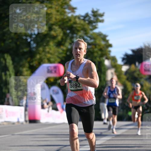 07.09.2025 - BARMER Alsterlauf Dr. Thomas Lammeyer http://msf.ph/oto/8705425 07.09.2025 09:20:41 Laufen 5892, 34 meine-sportfotos.de