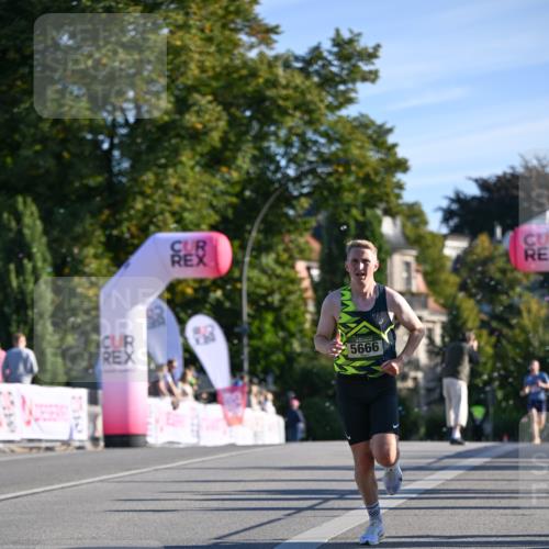 07.09.2025 - BARMER Alsterlauf Dr. Thomas Lammeyer http://msf.ph/oto/8705529 07.09.2025 09:21:01 Laufen 5666 meine-sportfotos.de