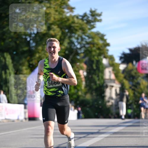 07.09.2025 - BARMER Alsterlauf Dr. Thomas Lammeyer http://msf.ph/oto/8705537 07.09.2025 09:21:02 Laufen 5660 meine-sportfotos.de