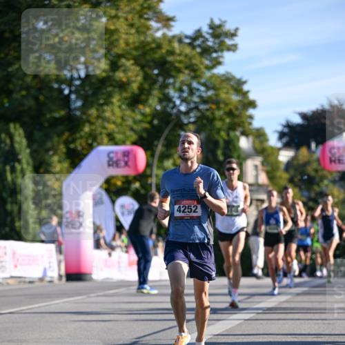 07.09.2025 - BARMER Alsterlauf Dr. Thomas Lammeyer http://msf.ph/oto/8705551 07.09.2025 09:21:10 Laufen 4252 meine-sportfotos.de