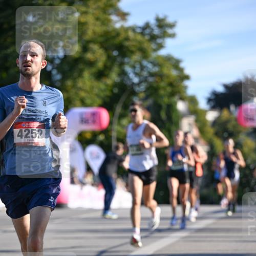07.09.2025 - BARMER Alsterlauf Dr. Thomas Lammeyer http://msf.ph/oto/8705559 07.09.2025 09:21:11 Laufen 36, 4252 meine-sportfotos.de