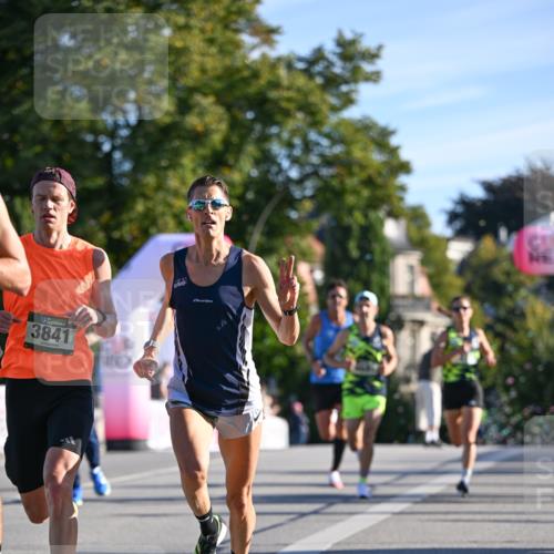 07.09.2025 - BARMER Alsterlauf Dr. Thomas Lammeyer http://msf.ph/oto/8705583 07.09.2025 09:21:15 Laufen 3841 meine-sportfotos.de
