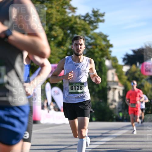 07.09.2025 - BARMER Alsterlauf Dr. Thomas Lammeyer http://msf.ph/oto/8705840 07.09.2025 09:22:09 Laufen 6128 meine-sportfotos.de