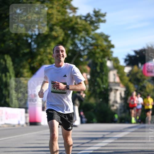 07.09.2025 - BARMER Alsterlauf Dr. Thomas Lammeyer http://msf.ph/oto/8705869 07.09.2025 09:22:15 Laufen  meine-sportfotos.de
