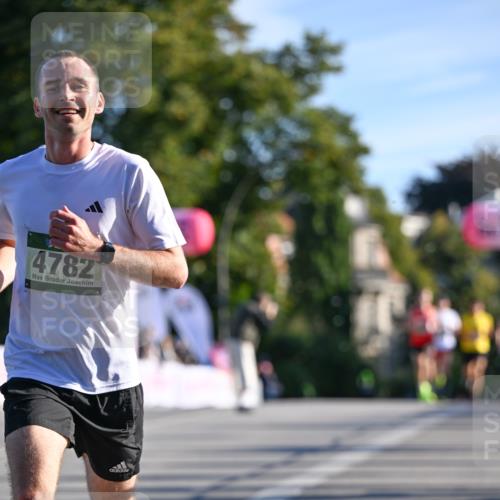 07.09.2025 - BARMER Alsterlauf Dr. Thomas Lammeyer http://msf.ph/oto/8705874 07.09.2025 09:22:16 Laufen 4782 meine-sportfotos.de