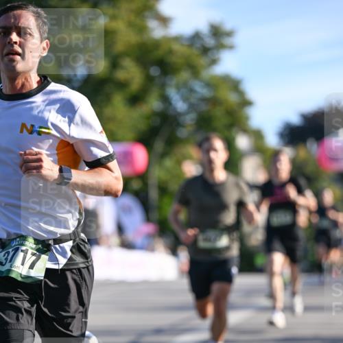 07.09.2025 - BARMER Alsterlauf Dr. Thomas Lammeyer http://msf.ph/oto/8705951 07.09.2025 09:22:38 Laufen 317 meine-sportfotos.de
