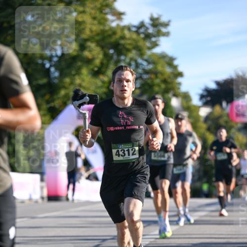 07.09.2025 - BARMER Alsterlauf Dr. Thomas Lammeyer http://msf.ph/oto/8705961 07.09.2025 09:22:40 Laufen 4312, 5666 meine-sportfotos.de