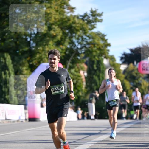 07.09.2025 - BARMER Alsterlauf Dr. Thomas Lammeyer http://msf.ph/oto/8705995 07.09.2025 09:22:46 Laufen 5458 meine-sportfotos.de