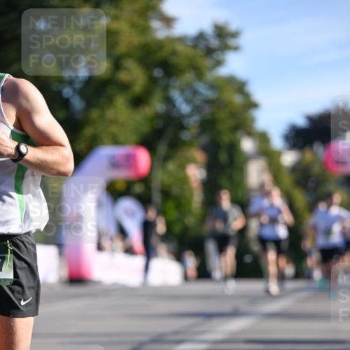 07.09.2025 - BARMER Alsterlauf Dr. Thomas Lammeyer http://msf.ph/oto/8706015 07.09.2025 09:22:49 Laufen  meine-sportfotos.de