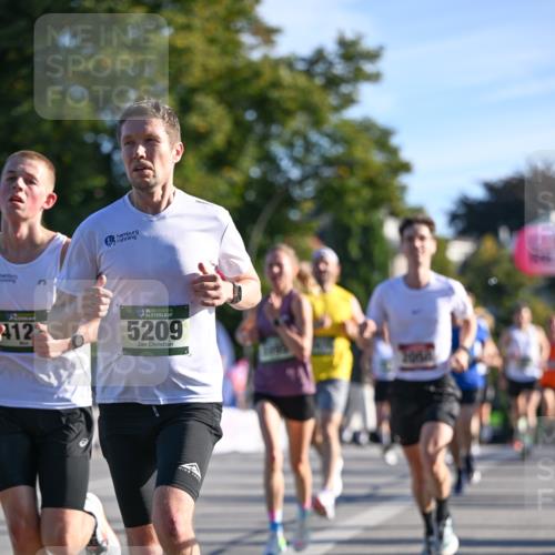 07.09.2025 - BARMER Alsterlauf Dr. Thomas Lammeyer http://msf.ph/oto/8706039 07.09.2025 09:22:53 Laufen 412, 136, 5209, 2060 meine-sportfotos.de