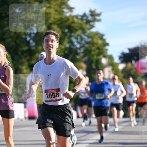 07.09.2025 - BARMER Alsterlauf Dr. Thomas Lammeyer http://msf.ph/oto/8706047 07.09.2025 09:22:55 Laufen 36, 2058 meine-sportfotos.de
