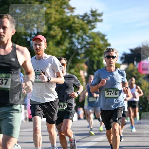 07.09.2025 - BARMER Alsterlauf Dr. Thomas Lammeyer http://msf.ph/oto/8706140 07.09.2025 09:23:12 Laufen 37, 136, 23, 218, 5749 meine-sportfotos.de