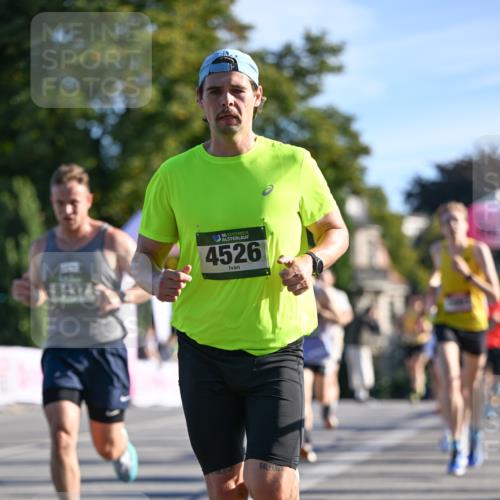 07.09.2025 - BARMER Alsterlauf Dr. Thomas Lammeyer http://msf.ph/oto/8706228 07.09.2025 09:23:33 Laufen 8437, 736, 8, 77, 4526, 10 meine-sportfotos.de