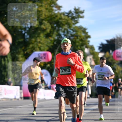 07.09.2025 - BARMER Alsterlauf Dr. Thomas Lammeyer http://msf.ph/oto/8706256 07.09.2025 09:23:37 Laufen 18, 3753, 669, 6040 meine-sportfotos.de