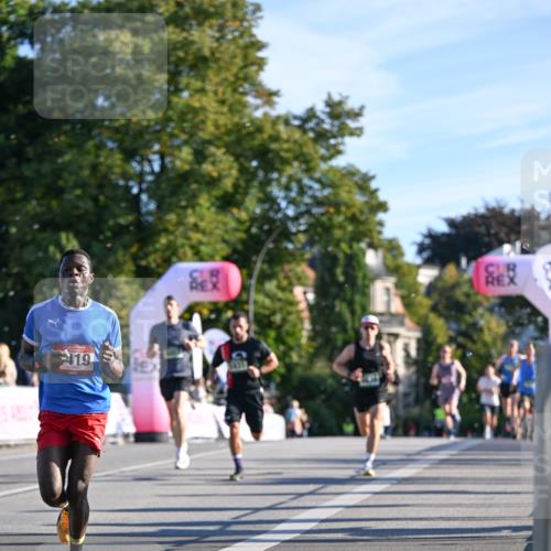 07.09.2025 - BARMER Alsterlauf Dr. Thomas Lammeyer http://msf.ph/oto/8706280 07.09.2025 09:23:44 Laufen 419 meine-sportfotos.de