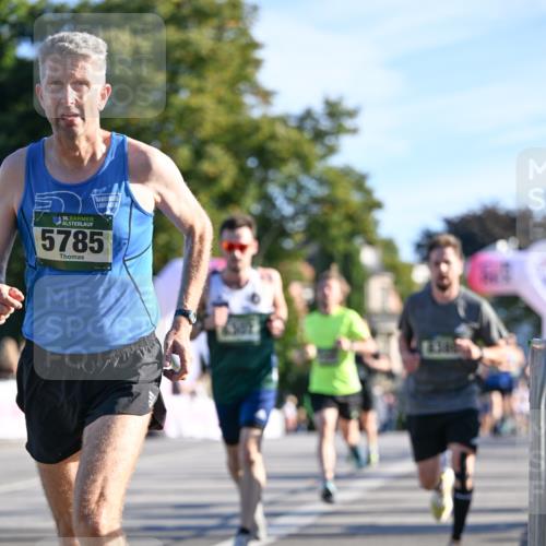07.09.2025 - BARMER Alsterlauf Dr. Thomas Lammeyer http://msf.ph/oto/8706326 07.09.2025 09:23:53 Laufen 36, 5785 meine-sportfotos.de