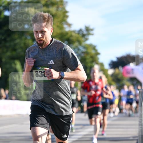 07.09.2025 - BARMER Alsterlauf Dr. Thomas Lammeyer http://msf.ph/oto/8706336 07.09.2025 09:23:55 Laufen 36, 838 meine-sportfotos.de
