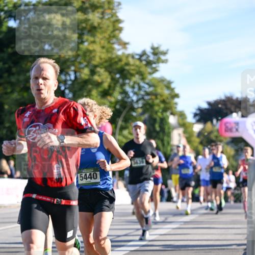 07.09.2025 - BARMER Alsterlauf Dr. Thomas Lammeyer http://msf.ph/oto/8706347 07.09.2025 09:23:56 Laufen 3, 5440, 56397 meine-sportfotos.de
