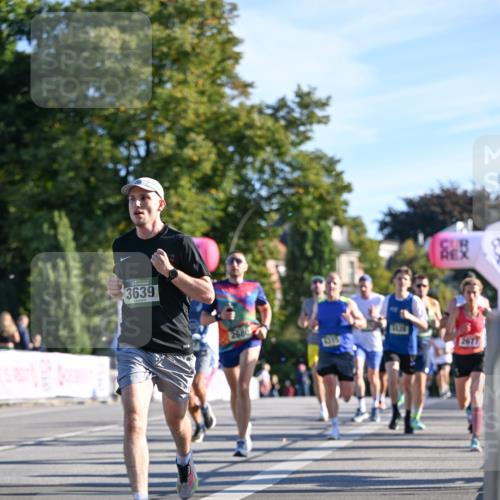 07.09.2025 - BARMER Alsterlauf Dr. Thomas Lammeyer http://msf.ph/oto/8706354 07.09.2025 09:23:57 Laufen 3639, 2680, 1315, 2677 meine-sportfotos.de