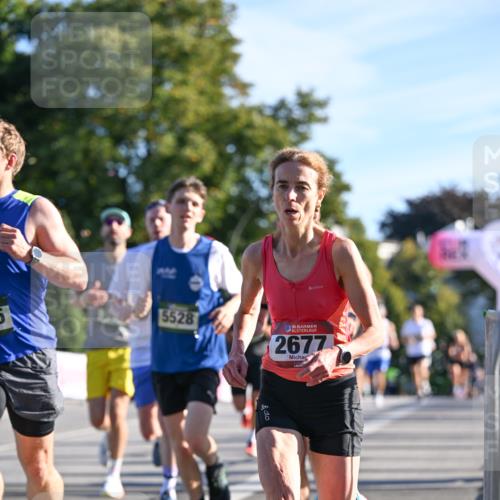 07.09.2025 - BARMER Alsterlauf Dr. Thomas Lammeyer http://msf.ph/oto/8706375 07.09.2025 09:24:00 Laufen 5528, 36, 2677, 444 meine-sportfotos.de