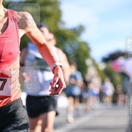 07.09.2025 - BARMER Alsterlauf Dr. Thomas Lammeyer http://msf.ph/oto/8706382 07.09.2025 09:24:01 Laufen 7 meine-sportfotos.de