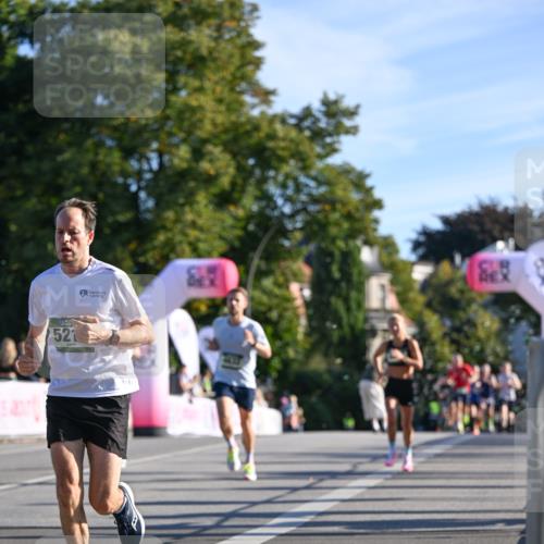 07.09.2025 - BARMER Alsterlauf Dr. Thomas Lammeyer http://msf.ph/oto/8706412 07.09.2025 09:24:07 Laufen 521 meine-sportfotos.de