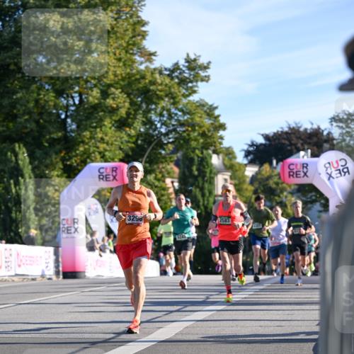 07.09.2025 - BARMER Alsterlauf Dr. Thomas Lammeyer http://msf.ph/oto/8706498 07.09.2025 09:24:28 Laufen 3296, 2583, 1907 meine-sportfotos.de