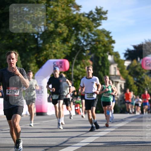 07.09.2025 - BARMER Alsterlauf Dr. Thomas Lammeyer http://msf.ph/oto/8706598 07.09.2025 09:24:50 Laufen 36, 2250 meine-sportfotos.de
