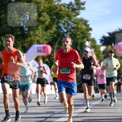 07.09.2025 - BARMER Alsterlauf Dr. Thomas Lammeyer http://msf.ph/oto/8706646 07.09.2025 09:24:59 Laufen 4652, 8270, 8025, 2231, 64 meine-sportfotos.de