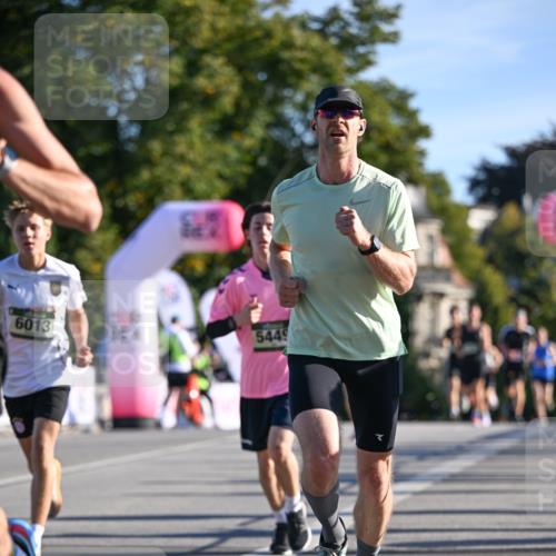 07.09.2025 - BARMER Alsterlauf Dr. Thomas Lammeyer http://msf.ph/oto/8706662 07.09.2025 09:25:02 Laufen 6013, 5449 meine-sportfotos.de