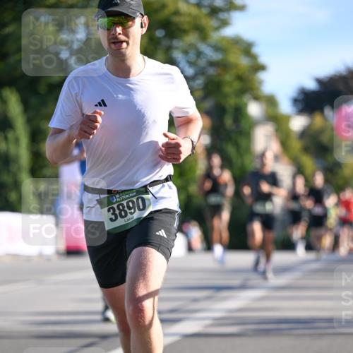 07.09.2025 - BARMER Alsterlauf Dr. Thomas Lammeyer http://msf.ph/oto/8706705 07.09.2025 09:25:12 Laufen 36, 3890 meine-sportfotos.de