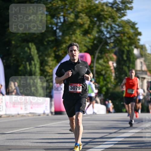 07.09.2025 - BARMER Alsterlauf Dr. Thomas Lammeyer http://msf.ph/oto/8706739 07.09.2025 09:25:18 Laufen 3079 meine-sportfotos.de