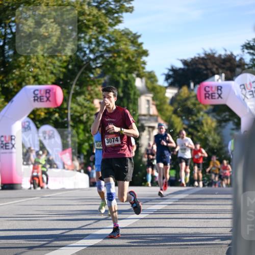 07.09.2025 - BARMER Alsterlauf Dr. Thomas Lammeyer http://msf.ph/oto/8706799 07.09.2025 09:25:34 Laufen 800, 3074 meine-sportfotos.de