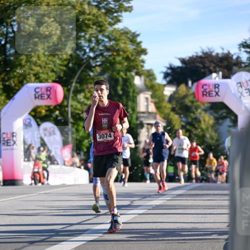 07.09.2025 - BARMER Alsterlauf Dr. Thomas Lammeyer http://msf.ph/oto/8706800 07.09.2025 09:25:34 Laufen 3074 meine-sportfotos.de