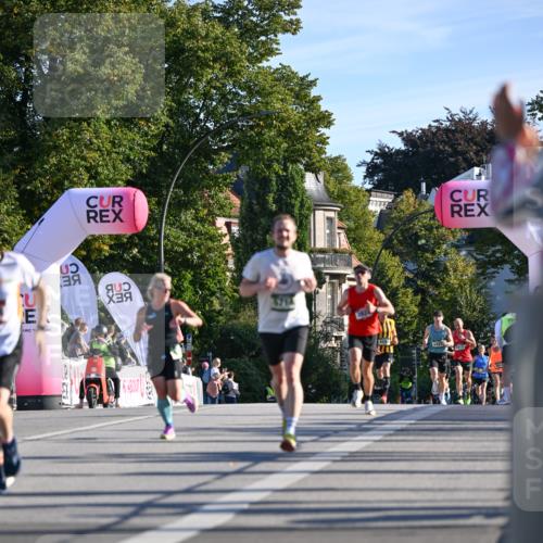 07.09.2025 - BARMER Alsterlauf Dr. Thomas Lammeyer http://msf.ph/oto/8706824 07.09.2025 09:25:39 Laufen 9421, 5913 meine-sportfotos.de