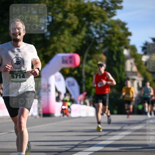 07.09.2025 - BARMER Alsterlauf Dr. Thomas Lammeyer http://msf.ph/oto/8706844 07.09.2025 09:25:42 Laufen 36, 5714 meine-sportfotos.de