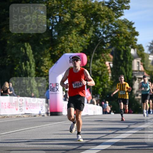 07.09.2025 - BARMER Alsterlauf Dr. Thomas Lammeyer http://msf.ph/oto/8706849 07.09.2025 09:25:43 Laufen 7360, 3924, 1273 meine-sportfotos.de
