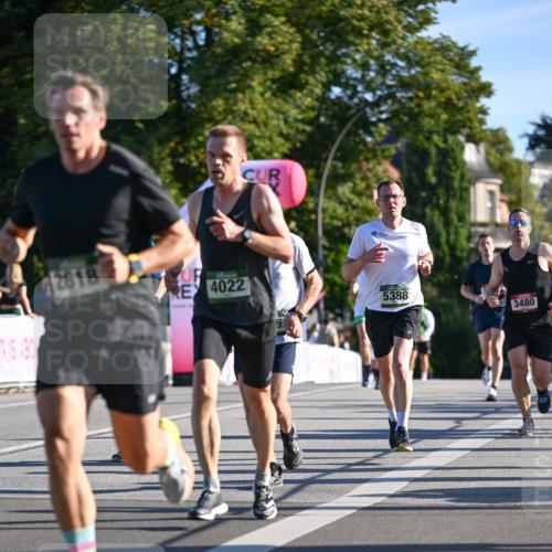 07.09.2025 - BARMER Alsterlauf Dr. Thomas Lammeyer http://msf.ph/oto/8707063 07.09.2025 09:26:23 Laufen 2618, 4022, 5388, 3480 meine-sportfotos.de