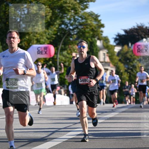 07.09.2025 - BARMER Alsterlauf Dr. Thomas Lammeyer http://msf.ph/oto/8707073 07.09.2025 09:26:25 Laufen 5388, 3480 meine-sportfotos.de