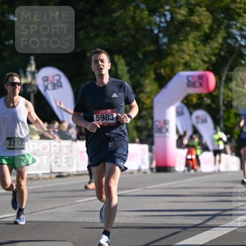 07.09.2025 - BARMER Alsterlauf Dr. Thomas Lammeyer http://msf.ph/oto/8707089 07.09.2025 09:26:28 Laufen 2212, 5983 meine-sportfotos.de