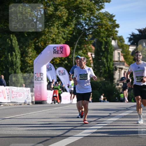 07.09.2025 - BARMER Alsterlauf Dr. Thomas Lammeyer http://msf.ph/oto/8707092 07.09.2025 09:26:28 Laufen 6250, 605 meine-sportfotos.de