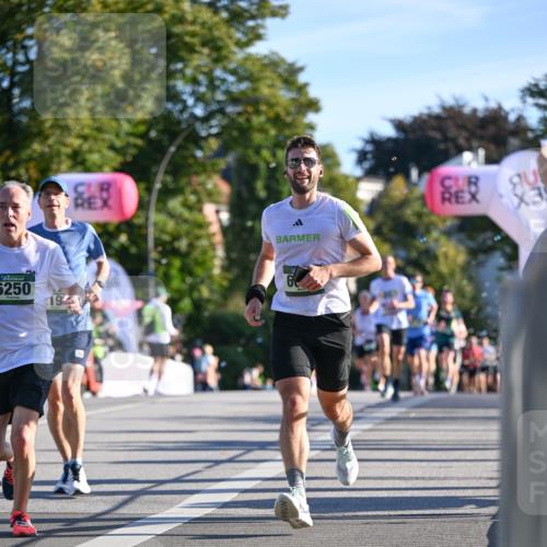 07.09.2025 - BARMER Alsterlauf Dr. Thomas Lammeyer http://msf.ph/oto/8707095 07.09.2025 09:26:30 Laufen 5250 meine-sportfotos.de