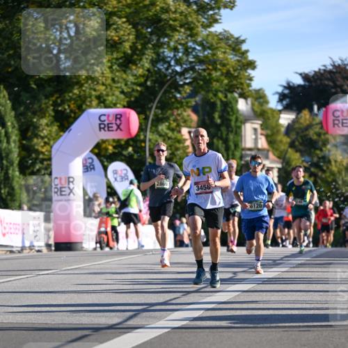 07.09.2025 - BARMER Alsterlauf Dr. Thomas Lammeyer http://msf.ph/oto/8707114 07.09.2025 09:26:34 Laufen 2869, 3458, 6120 meine-sportfotos.de