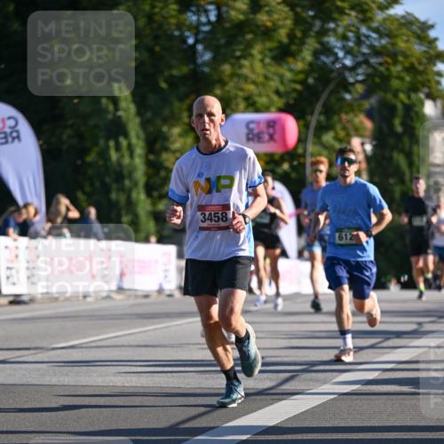 07.09.2025 - BARMER Alsterlauf Dr. Thomas Lammeyer http://msf.ph/oto/8707125 07.09.2025 09:26:35 Laufen 3458, 612 meine-sportfotos.de